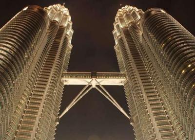 هر آنچه باید درباره برج های دو قلو مالزی بدانید
