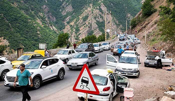 احتمال ریزش سنگ در جاده چالوس، رانندگان توقف نکنند احتمال ریزش سنگ در جاده چالوس، رانندگان توقف نکنند