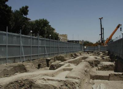 نگرانی ها از تهدید و تخریب آثار مدفون کاخ دنیا نمای اصفهان ، کاخ دنیا نما زیر خاک محفوظ تر است