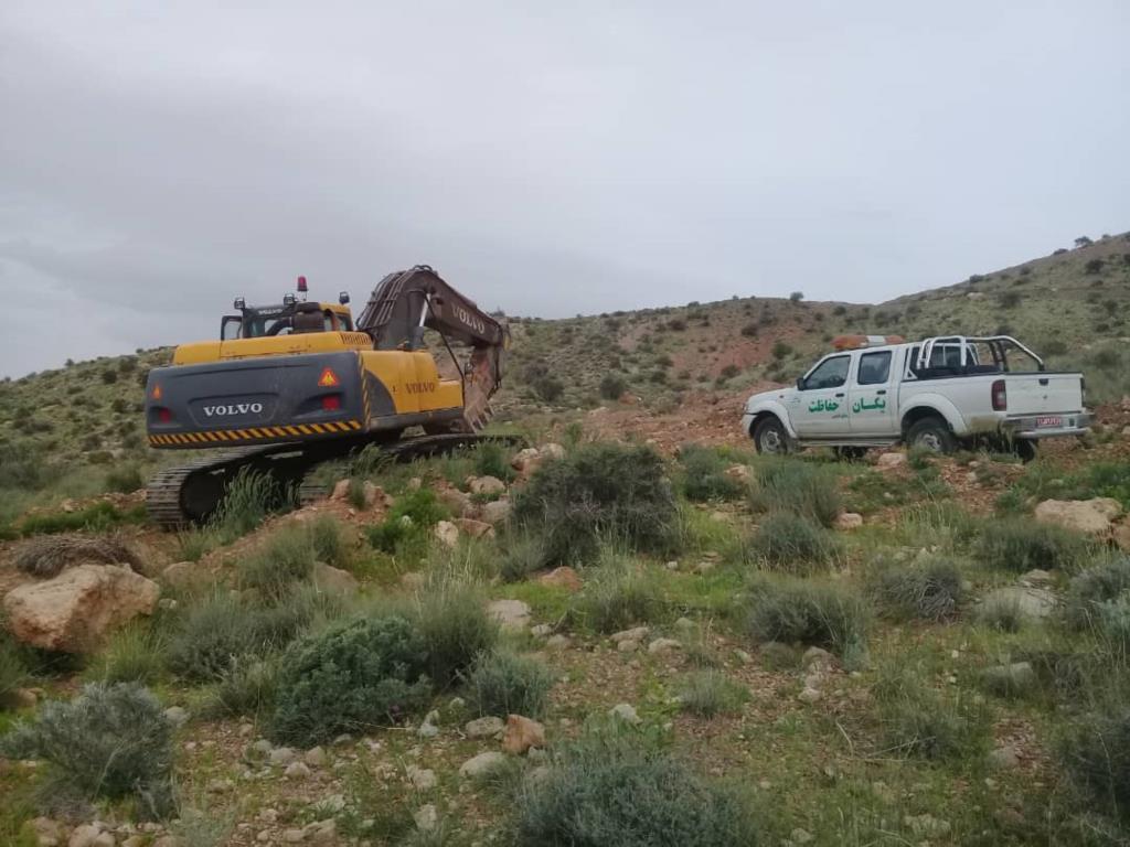 توقیف یک دستگاه بیل مکانیکی در جهرم توقیف یک دستگاه بیل مکانیکی در جهرم