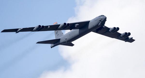 ورود دو بمب افکن بی-52 دیگر به قطر برای تامین امنیت خروج نیروهای آمریکایی از افغانستان