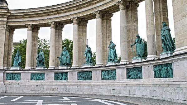 تور ارزان مجارستان: معرفی میدان قهرمانان بوداپست از جاذبه های گردشگری مجارستان