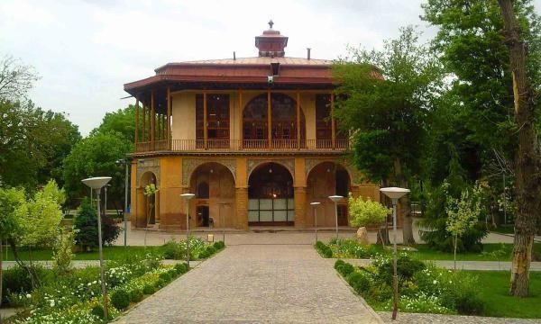 چهل ستون و یادگارهای دوران شکوه اصفهان