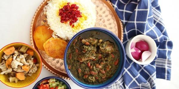 طرز تهیه قرمه سبزی با رب گوجه فرنگی؛ یک غذای اصیل ایرانی